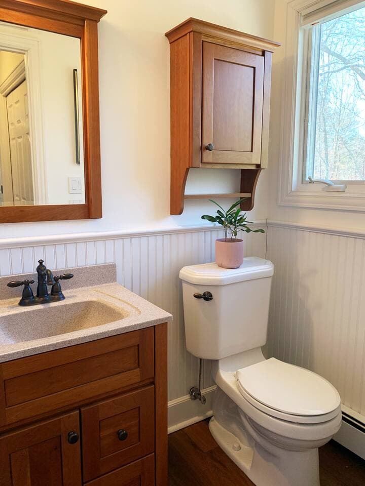 Center Moriches, NY 11934 - Bathroom at furnished insurance temporary housing (ALE) property in Center Moriches, Long Island